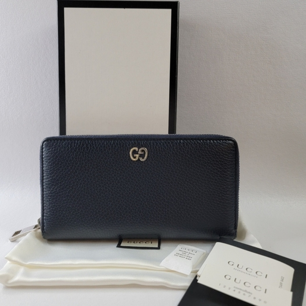 Gucci GG Logo Leather Zippy Long Wallet